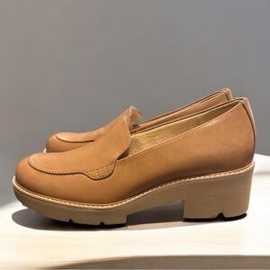 Naturalizer Camel colored Caberet Loafer NWOT Women's Size 8 M